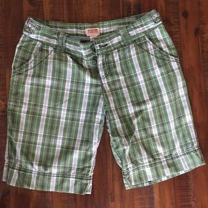 2/$20 🎈 Mossimo Bermuda Shorts Size 5